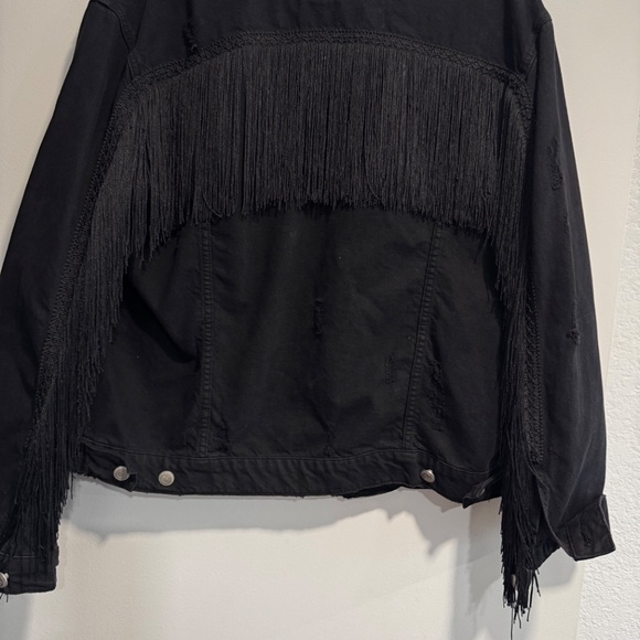 ZARA WOMAN Black Distressed Denim Jacket with Fringe Detail Oversized - Picture 3 of 5